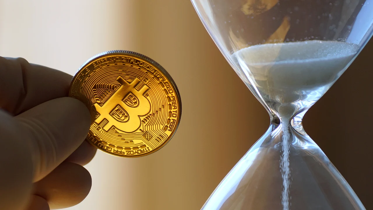 Experts Predict Bitcoin