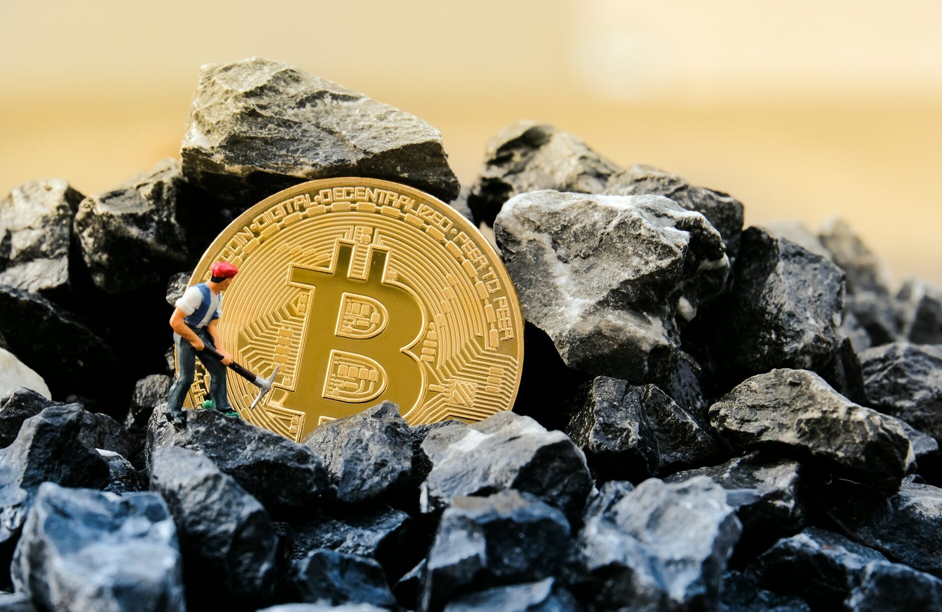 Mining Pools and Decentralization